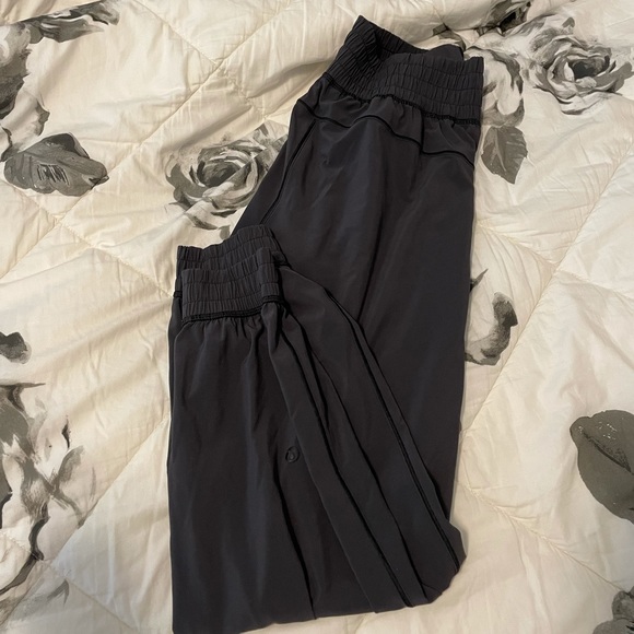 LULU DARK GRAY JOGGERS, SIZE 8 - Picture 1 of 3